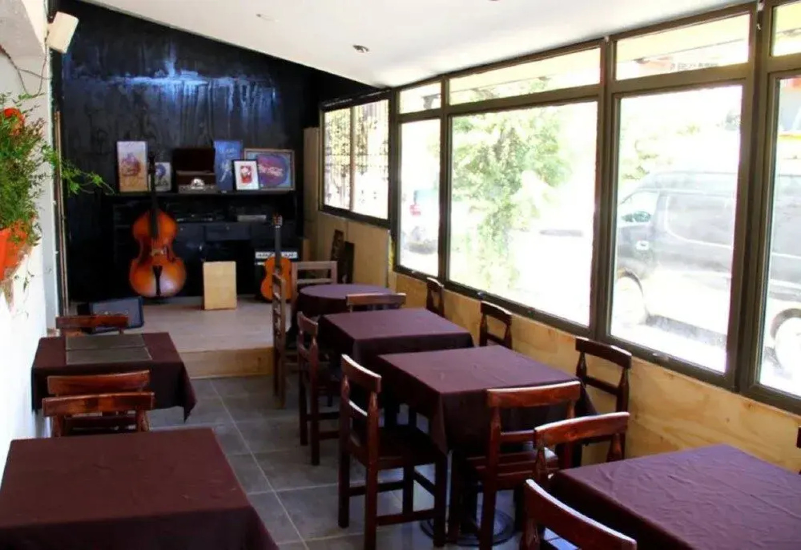Travel International Hostal - Cafe