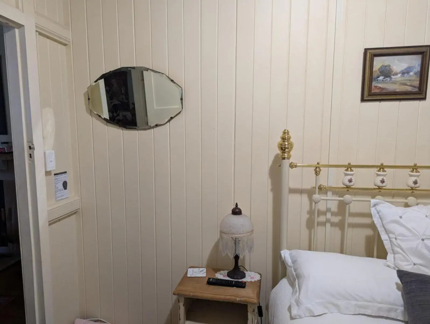 Amiens Cottage. Queenslander, charming, central.