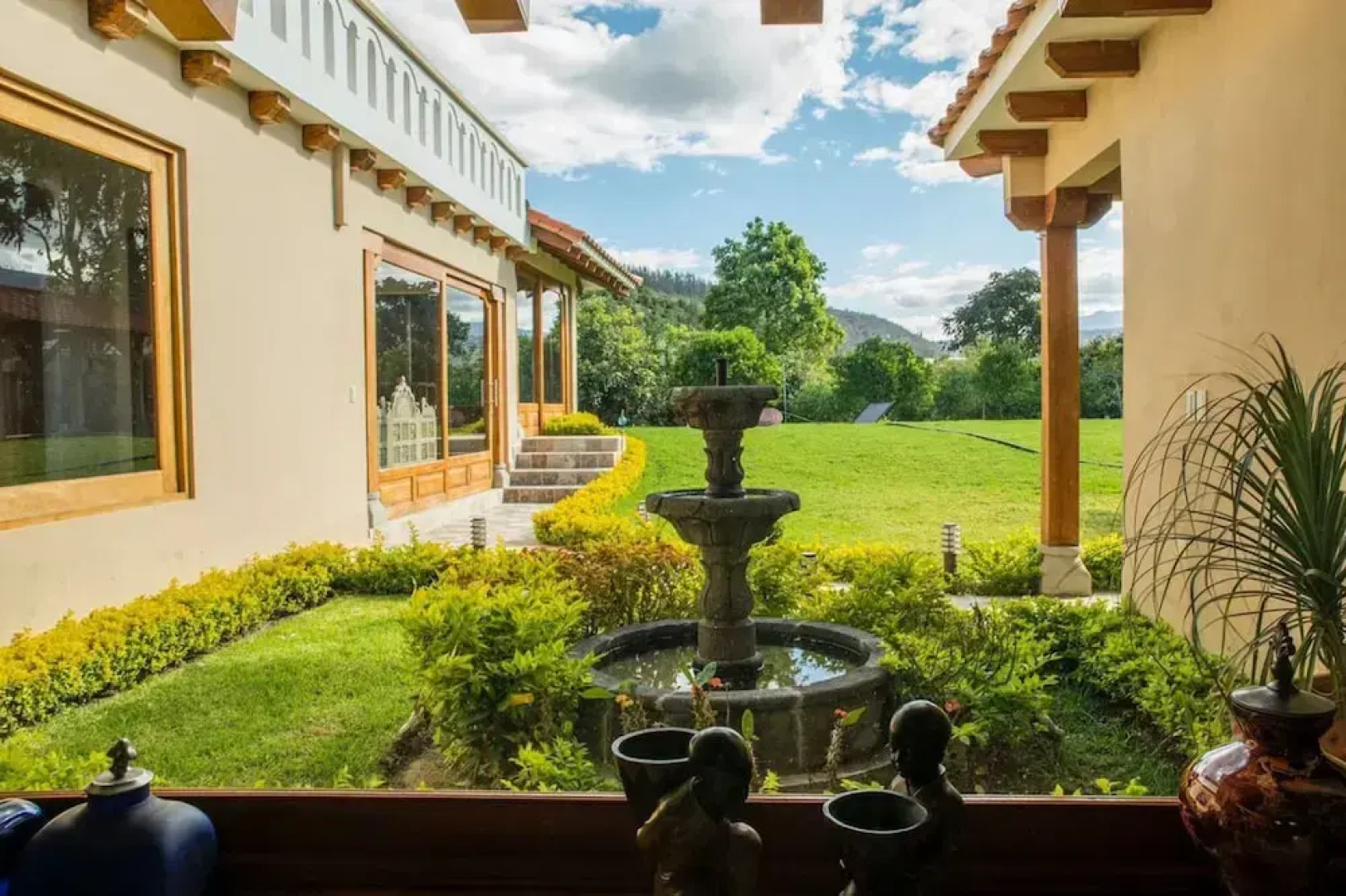 Luxury Casa Guayllabamba - BBQ Jacuzzi Gym Piscina