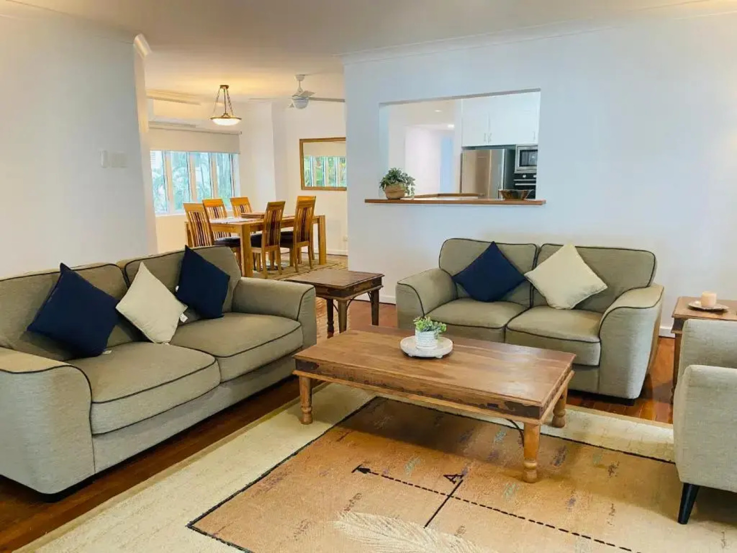 BeachView Apartments at Villa Paradiso