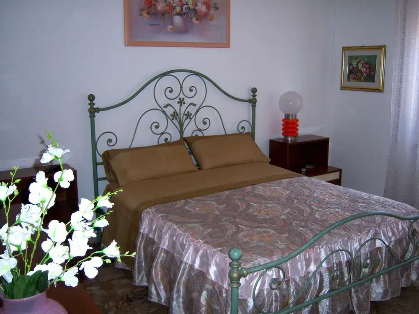 Bed and Breakfast Geckos