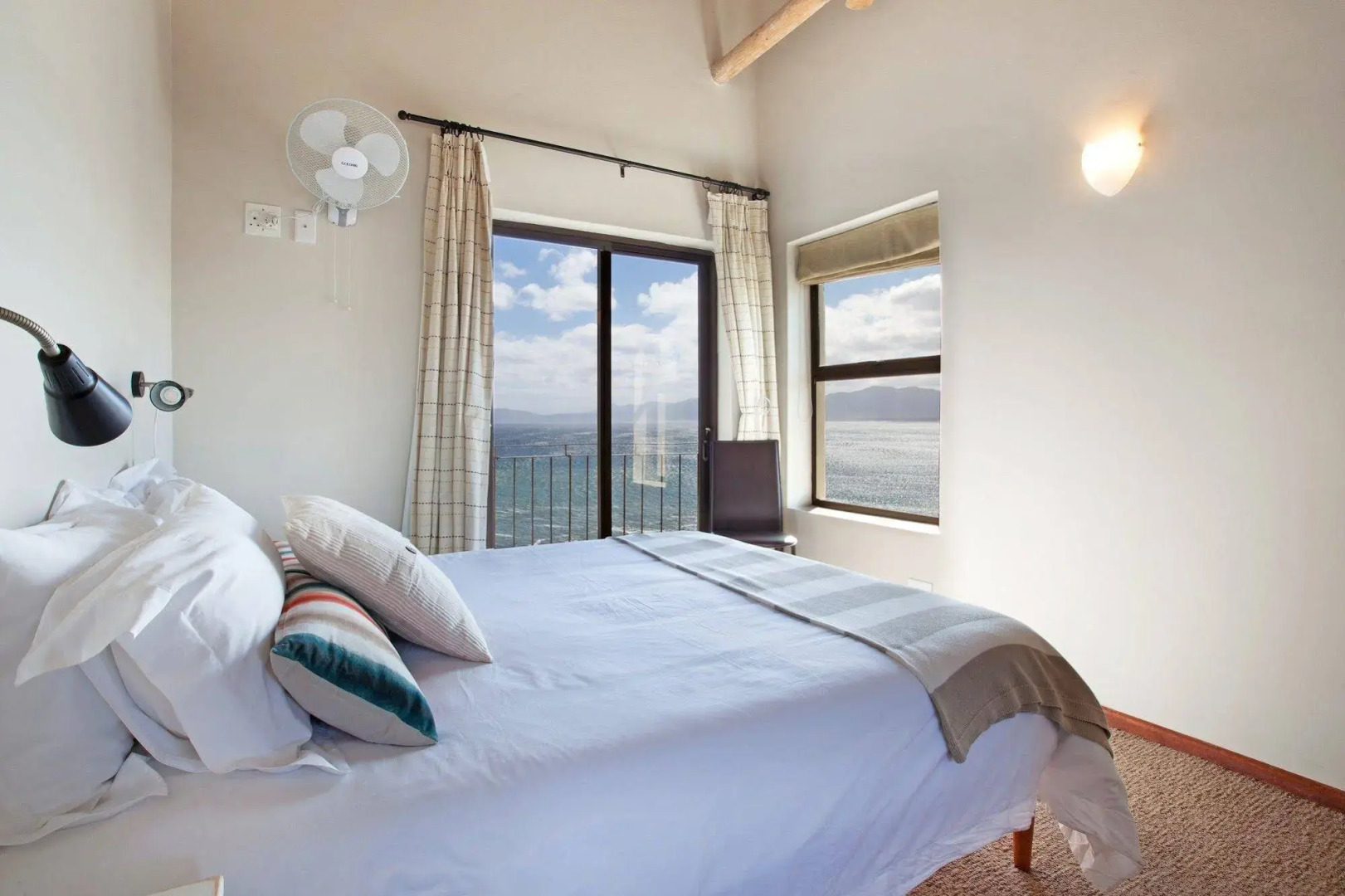 Whale Huys Luxury Ocean Holiday Villa