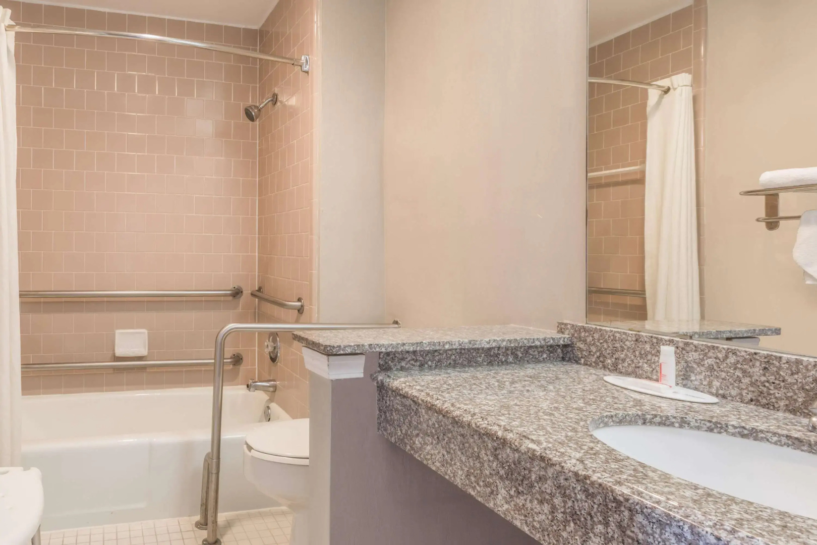 Super 8 by Wyndham Metairie