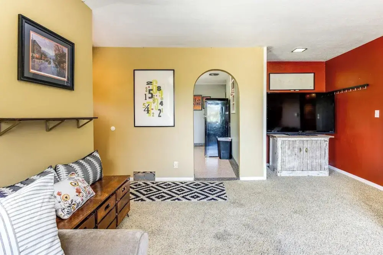 Mountain Views: Walkable Lava Hot Springs Home!