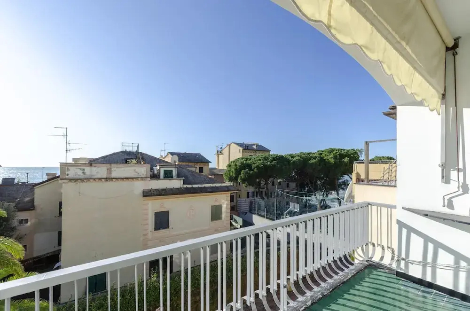 JOIVY Light Flat for 5 in the Heart of Bogliasco