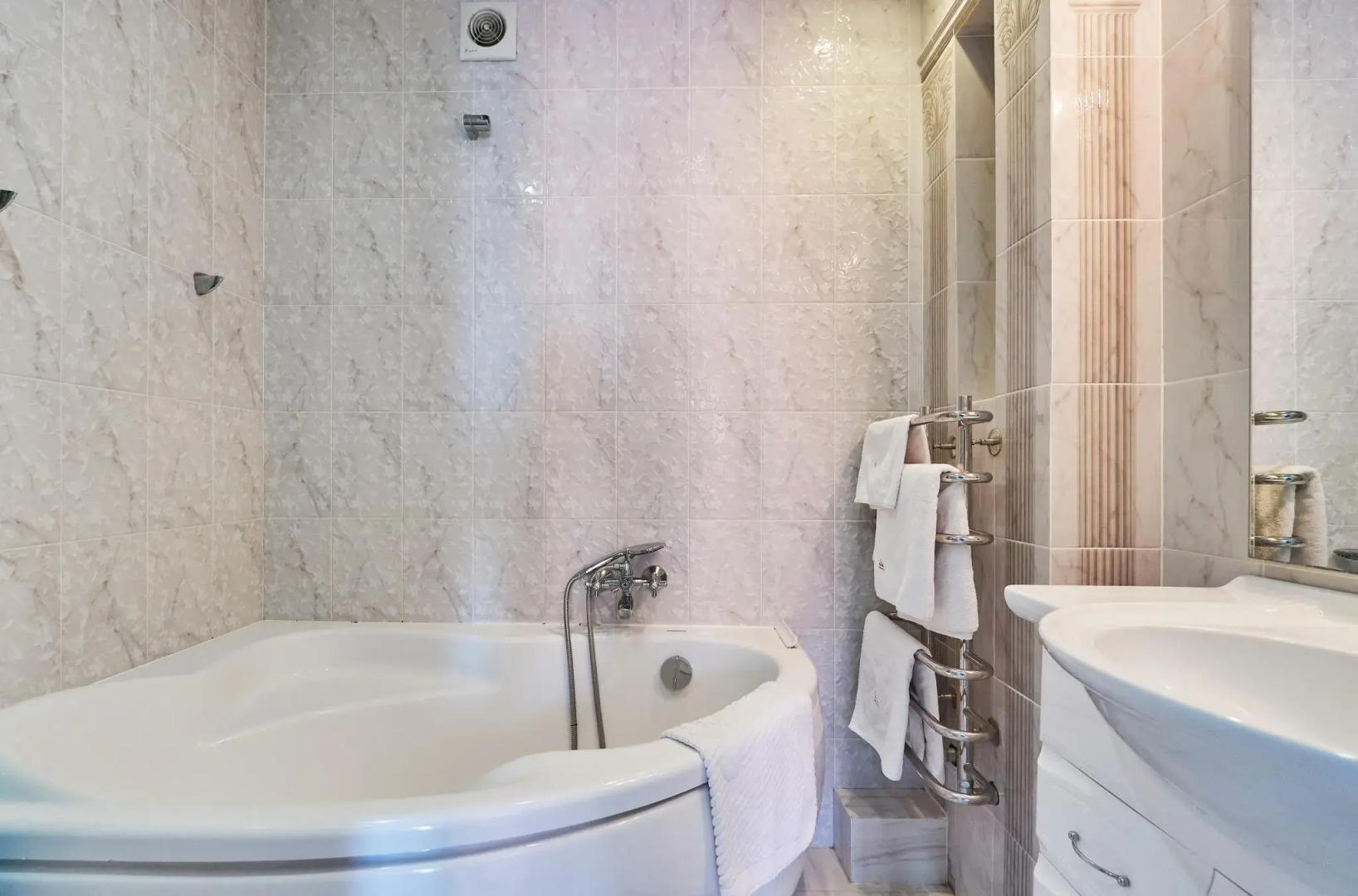 Апартаменты Петровские на улице Савиных