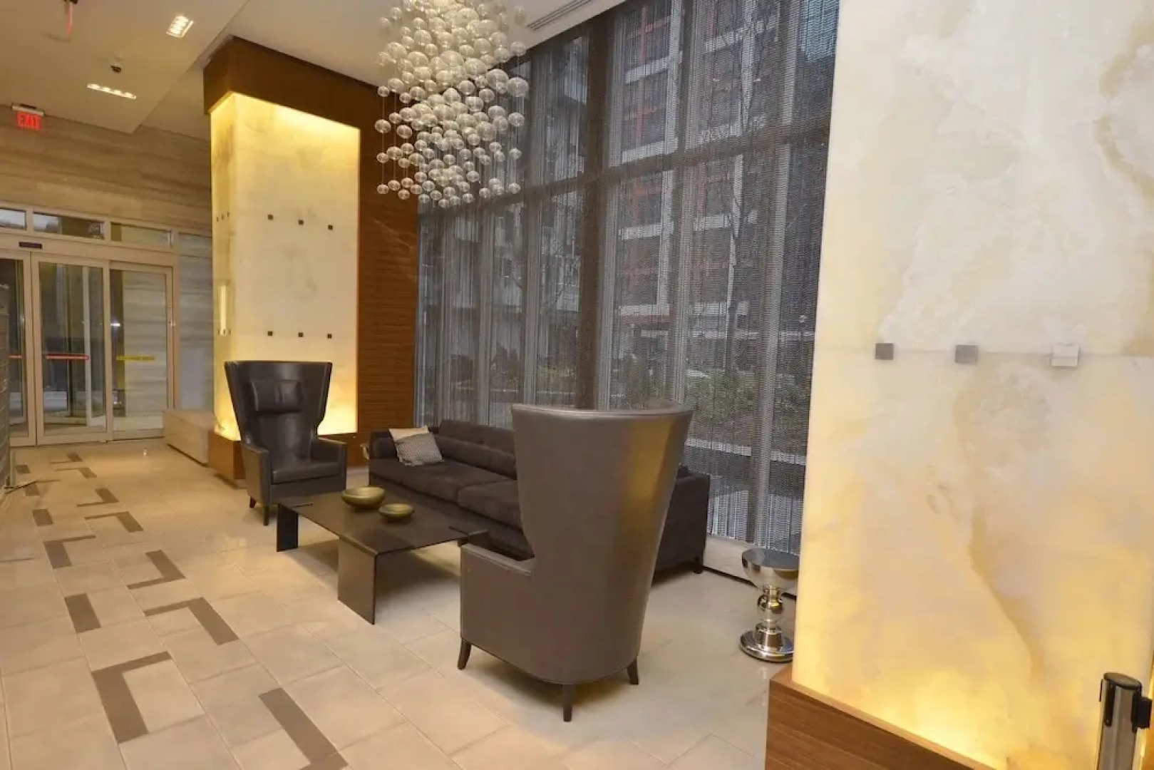 Whitehall Suites - Front Street West