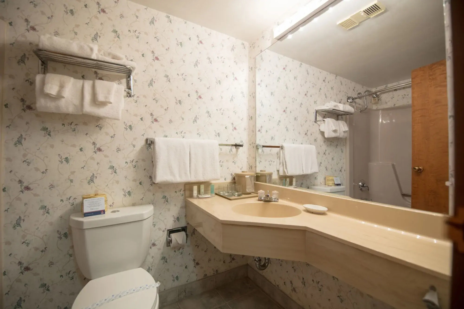 Clarion Hotel & Convention Center