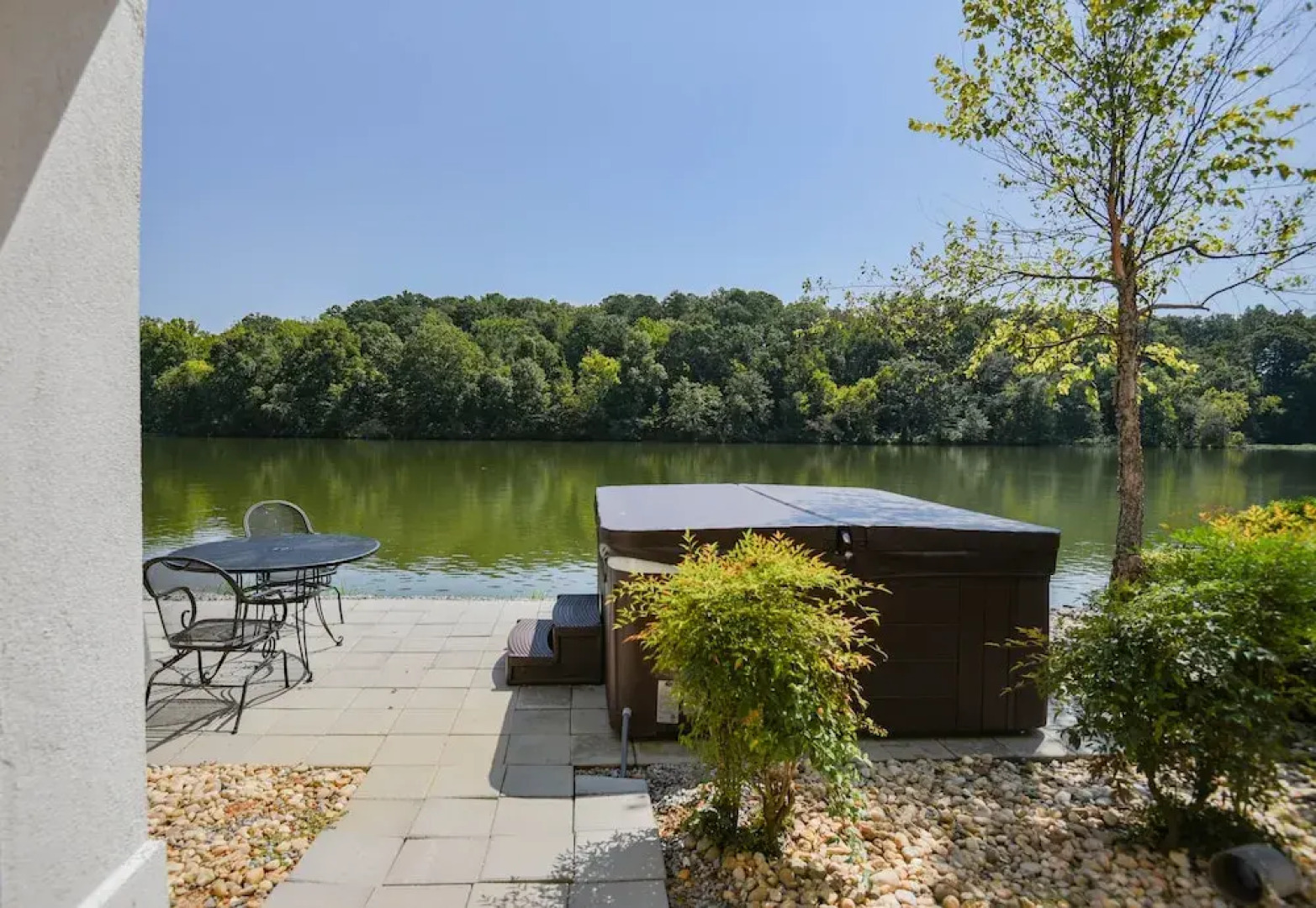 Large Home On Private Peninsula With Hot Tub + Sauna! 4 Bedroom Home