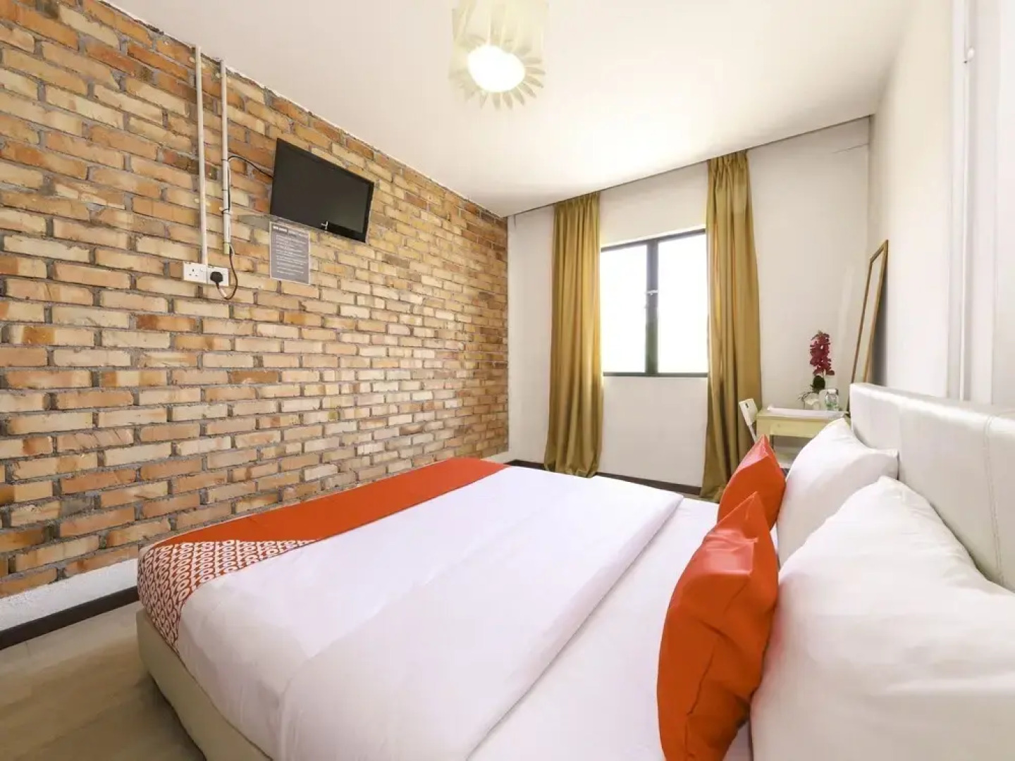 OYO 696 Bata Merah Boutique Hotel