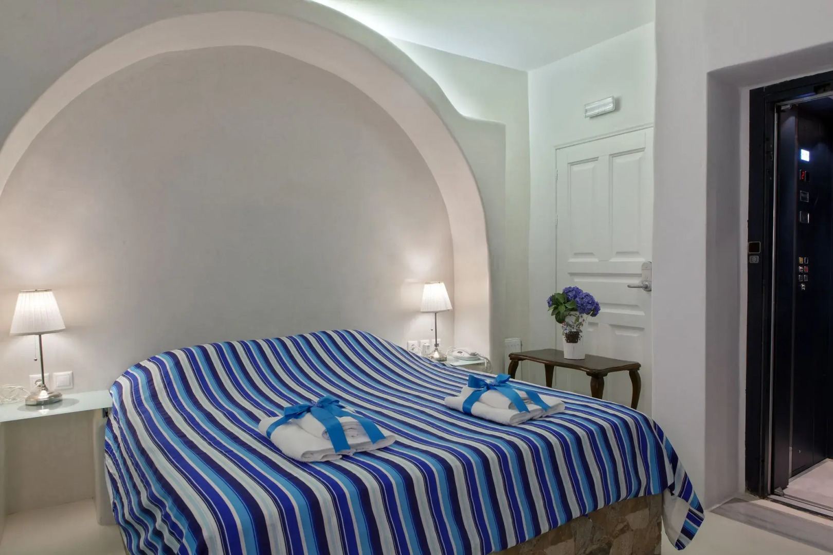 Tinos Aqua Palazzo