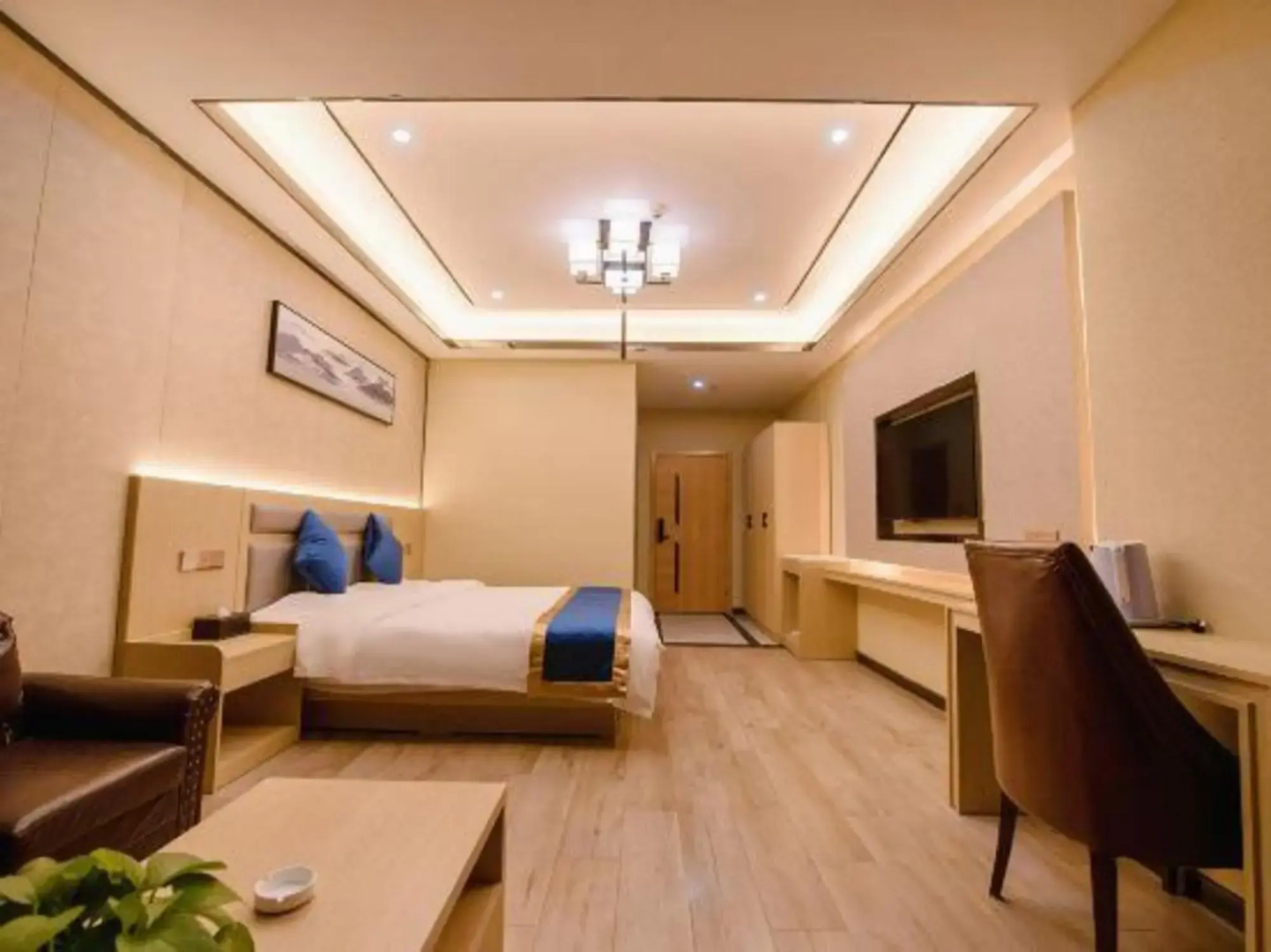 No.99 Holiday Hotel (Yinchuan Baohu Park)