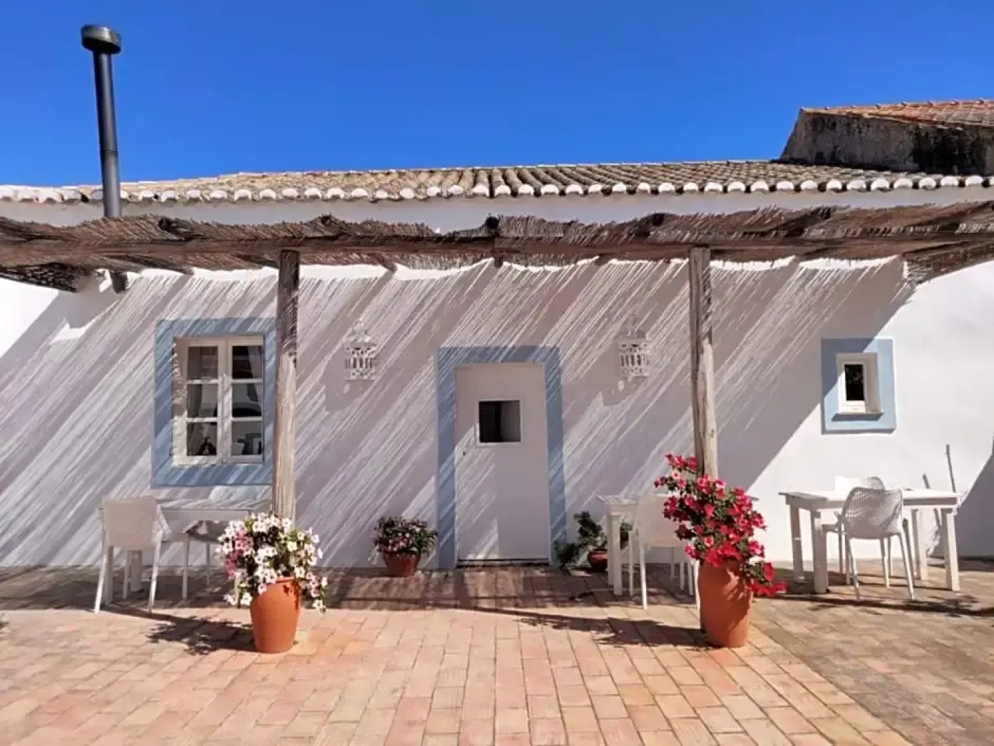 Casa Largo do Poço Guesthouse