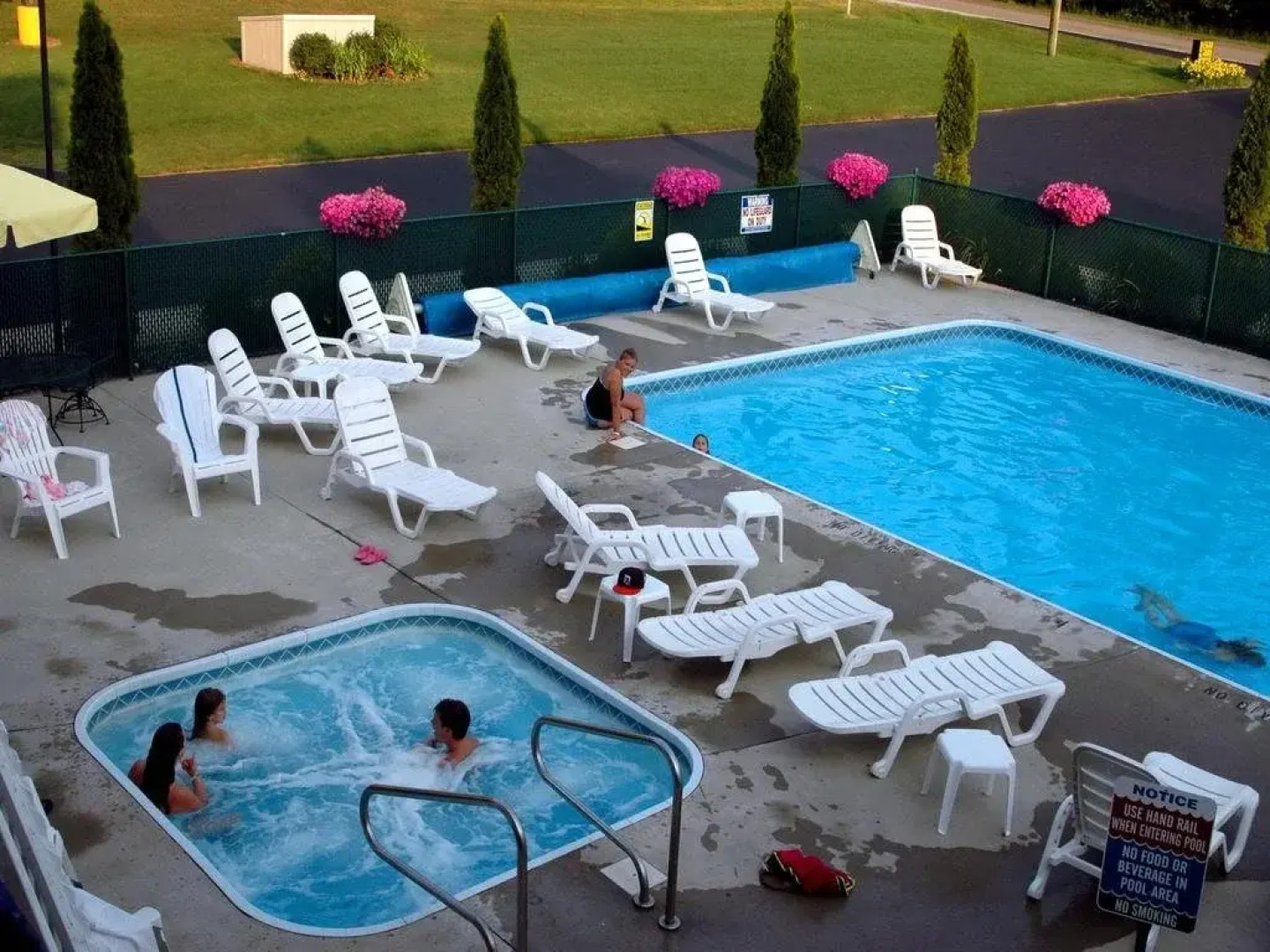 Sierra Sands Family Lodge