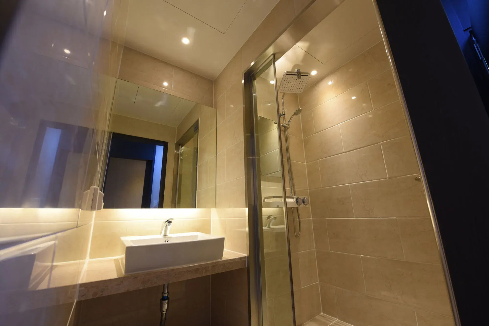 Geoje Art Nouveau Suite Hotel