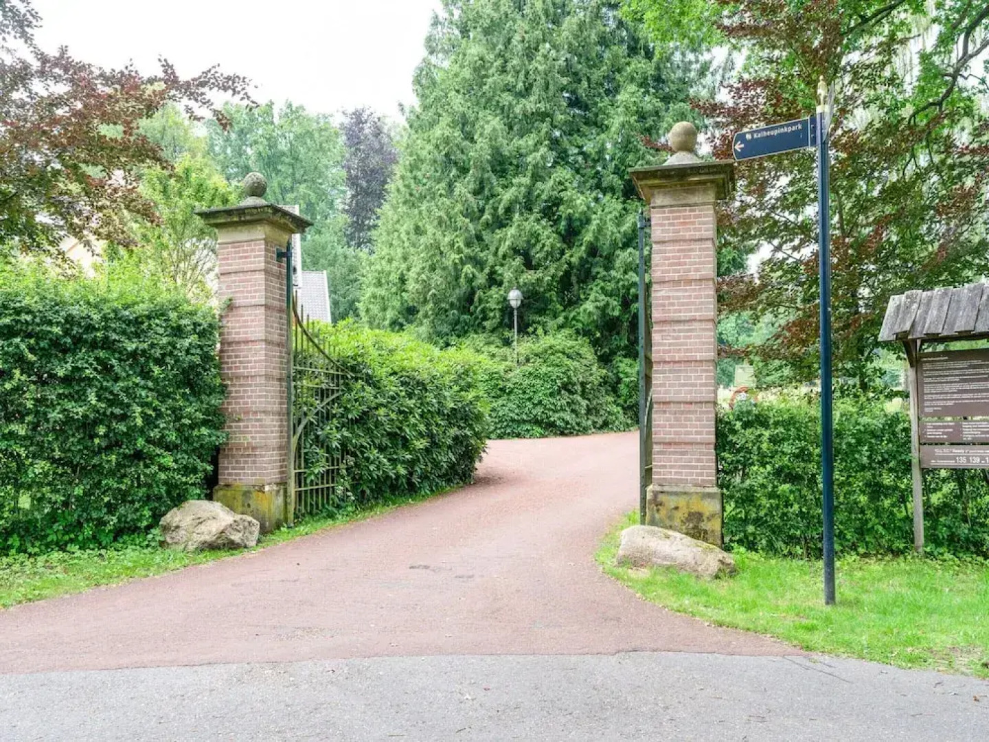 Picturesque Holiday Home in Oldenzaal With Jacuzzi