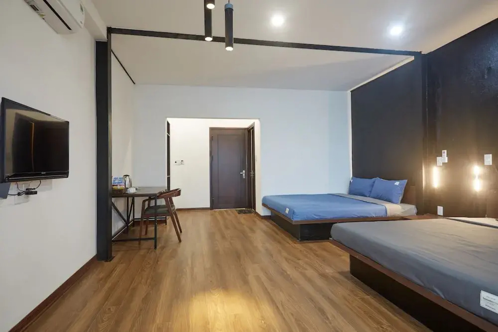 The Garden Capsule Hotel