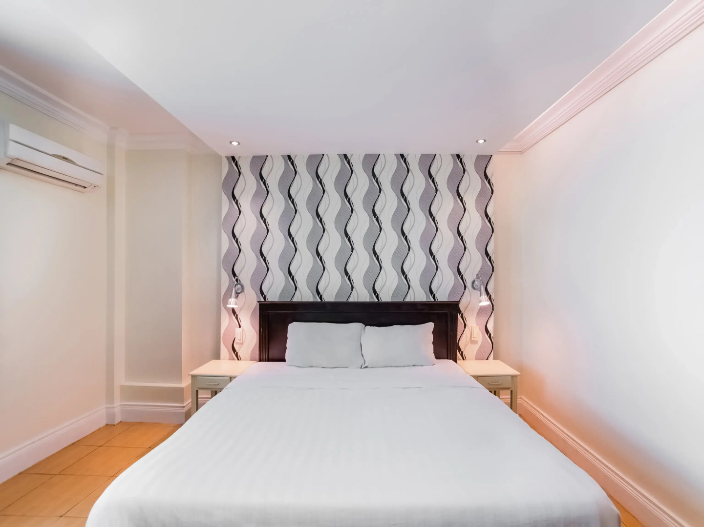 OYO 252 Hotel Euroasia (Vaccinated Staff)