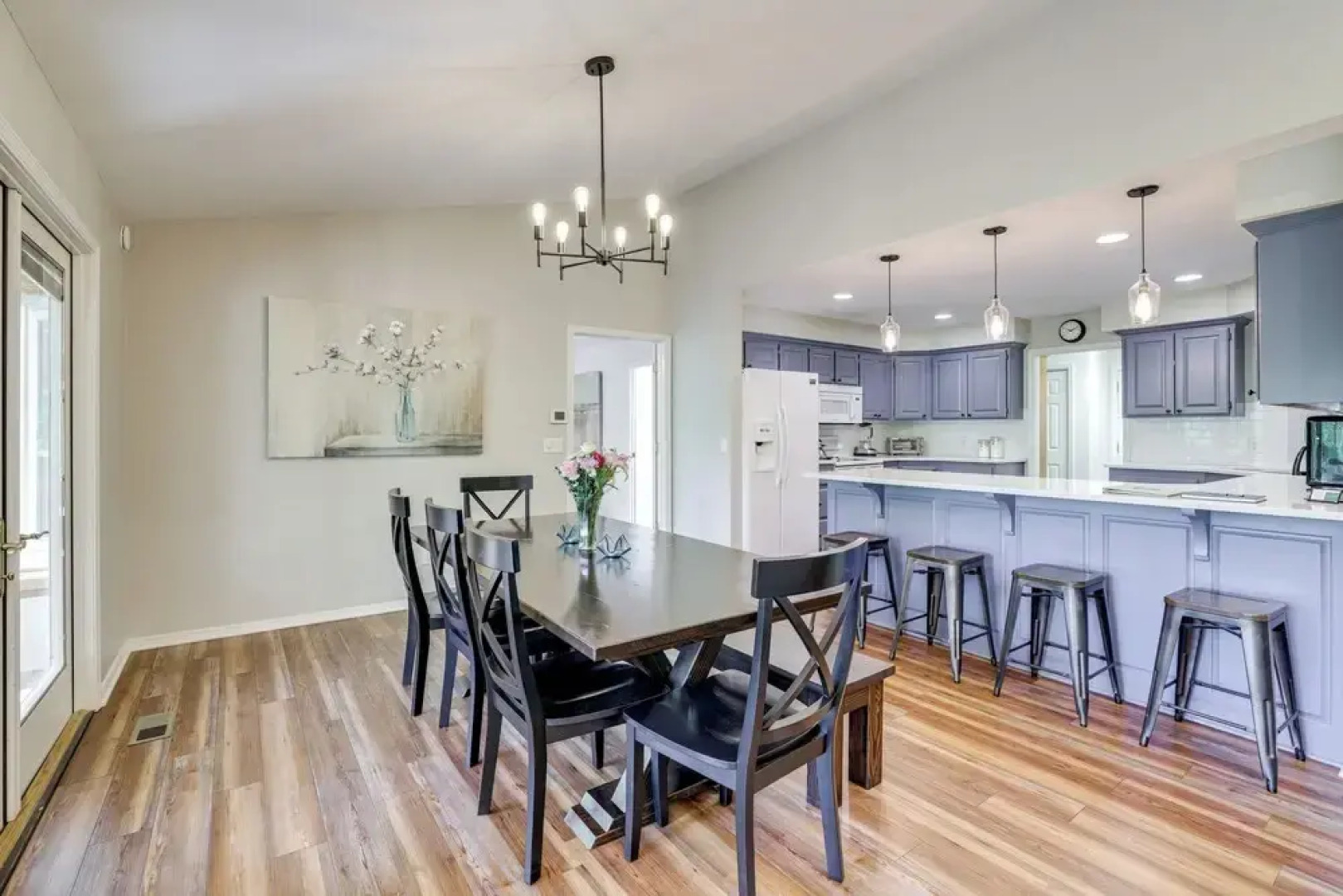 The Bella Vista Lakeside Treehouse: Dock & Kayaks!