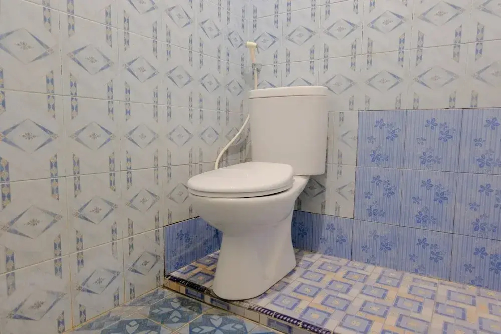 Hotel Dewi by OYO Rooms