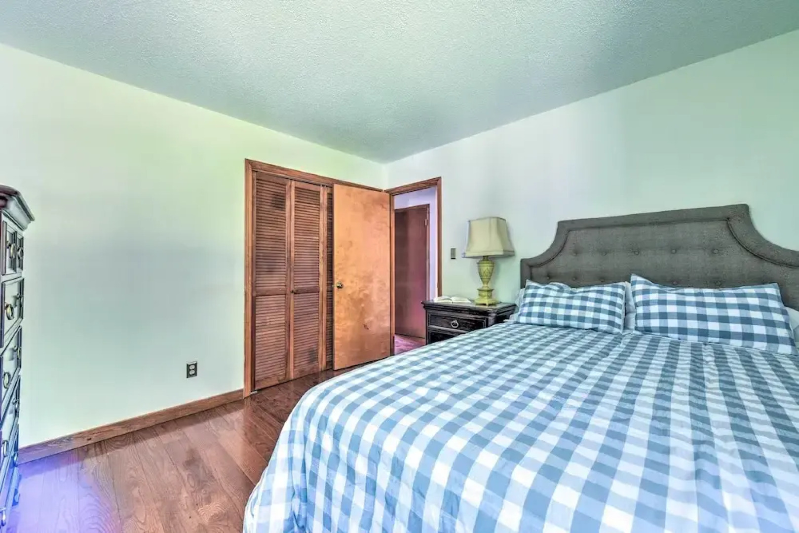 Quaint Lake Norman Home w/ Boat Dock + Grill!