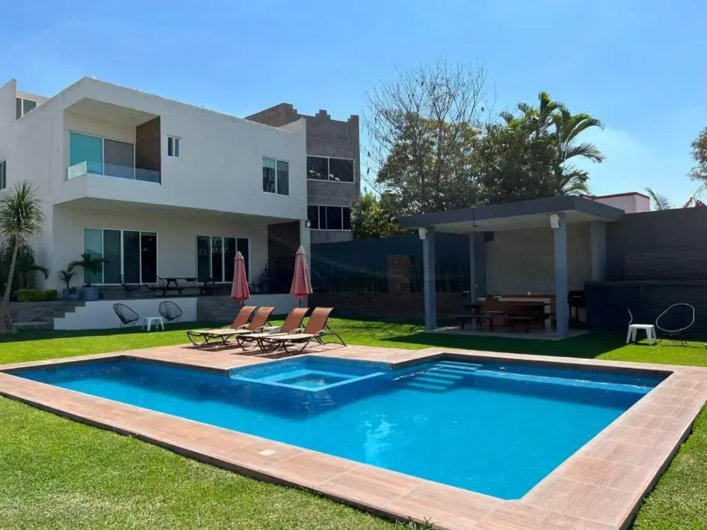 Moderna Casa a 5 minutos del centro de Oaxtepec y Lomas de C/ 8 huéspedes