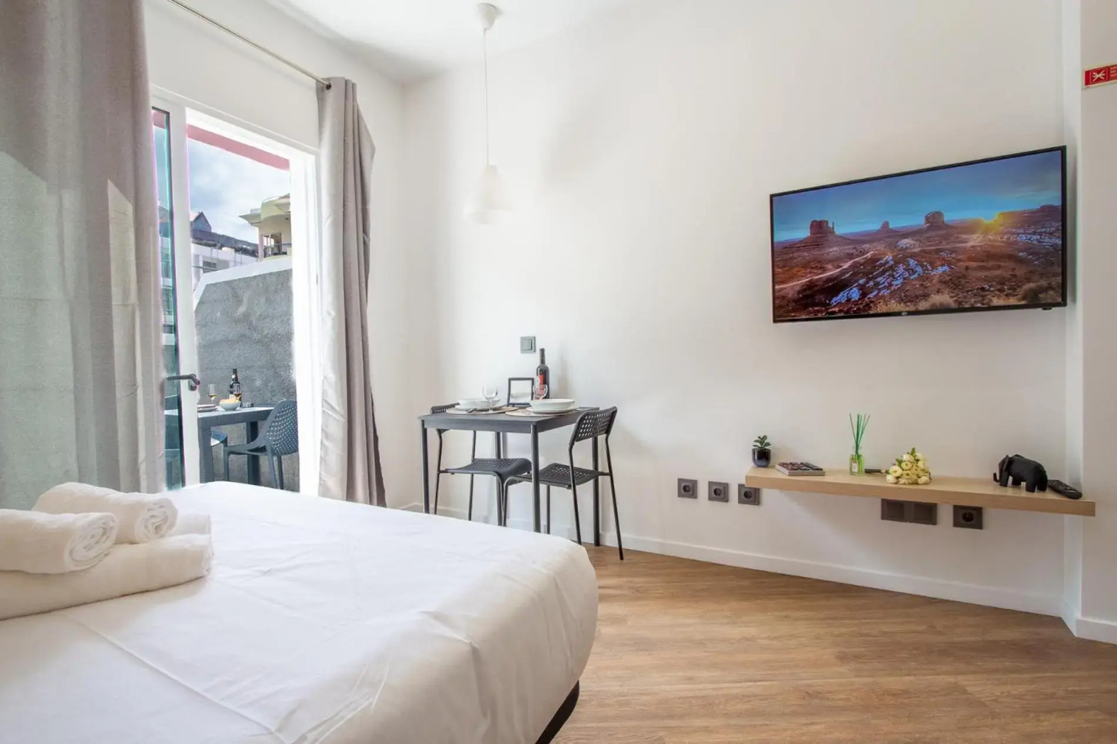 The Jolie Apartments - by the Ocean