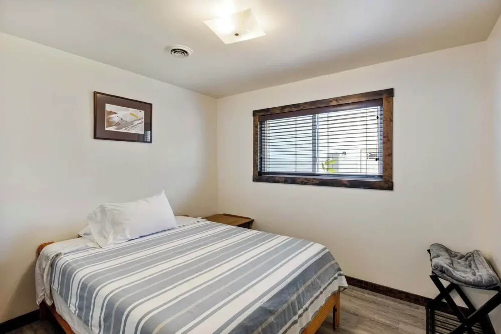 Lakefront Washington Home w/ Private Pool & Sauna