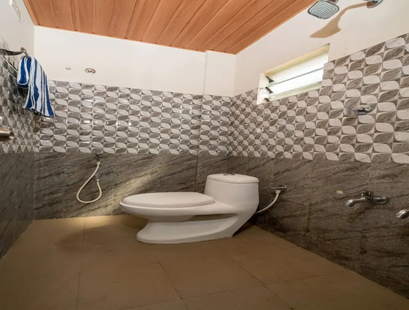 OYO 4678 Greens Residency