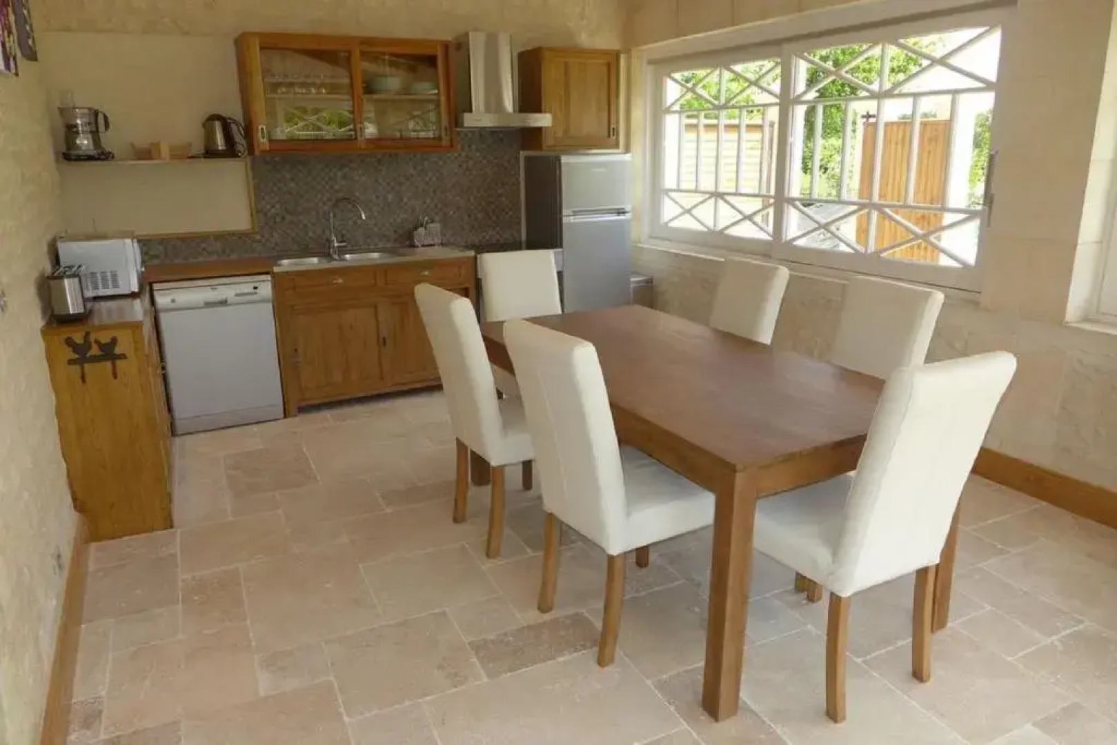 Le Domaine des Doucins & Spa, Gîte 4 étoiles, 10 minutes de Jonzac piscine et spa