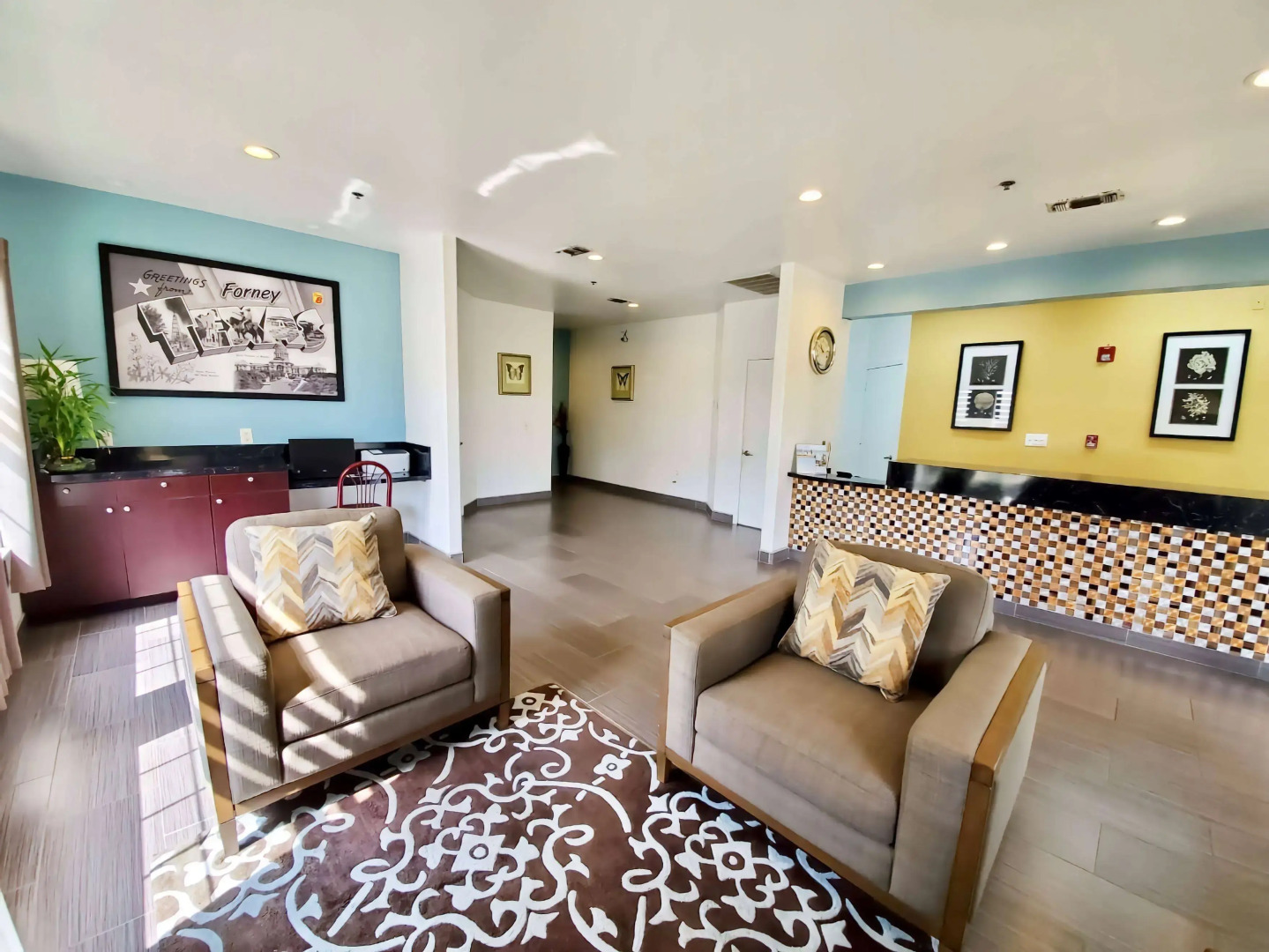 Super 8 by Wyndham Forney/East Dallas