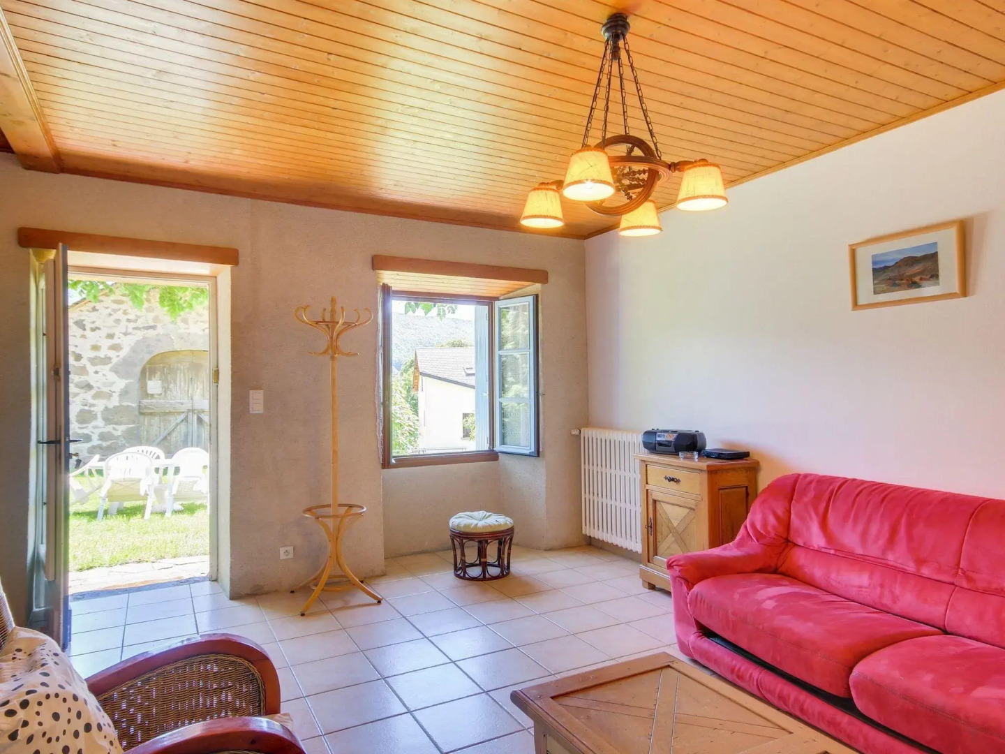 Spacious Holiday Home near Forest in Auvergne