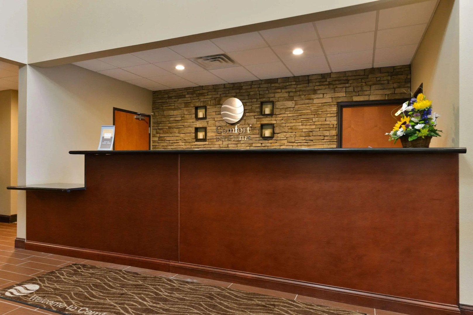 Days Inn & Suites by Wyndham Manheim Lebanon