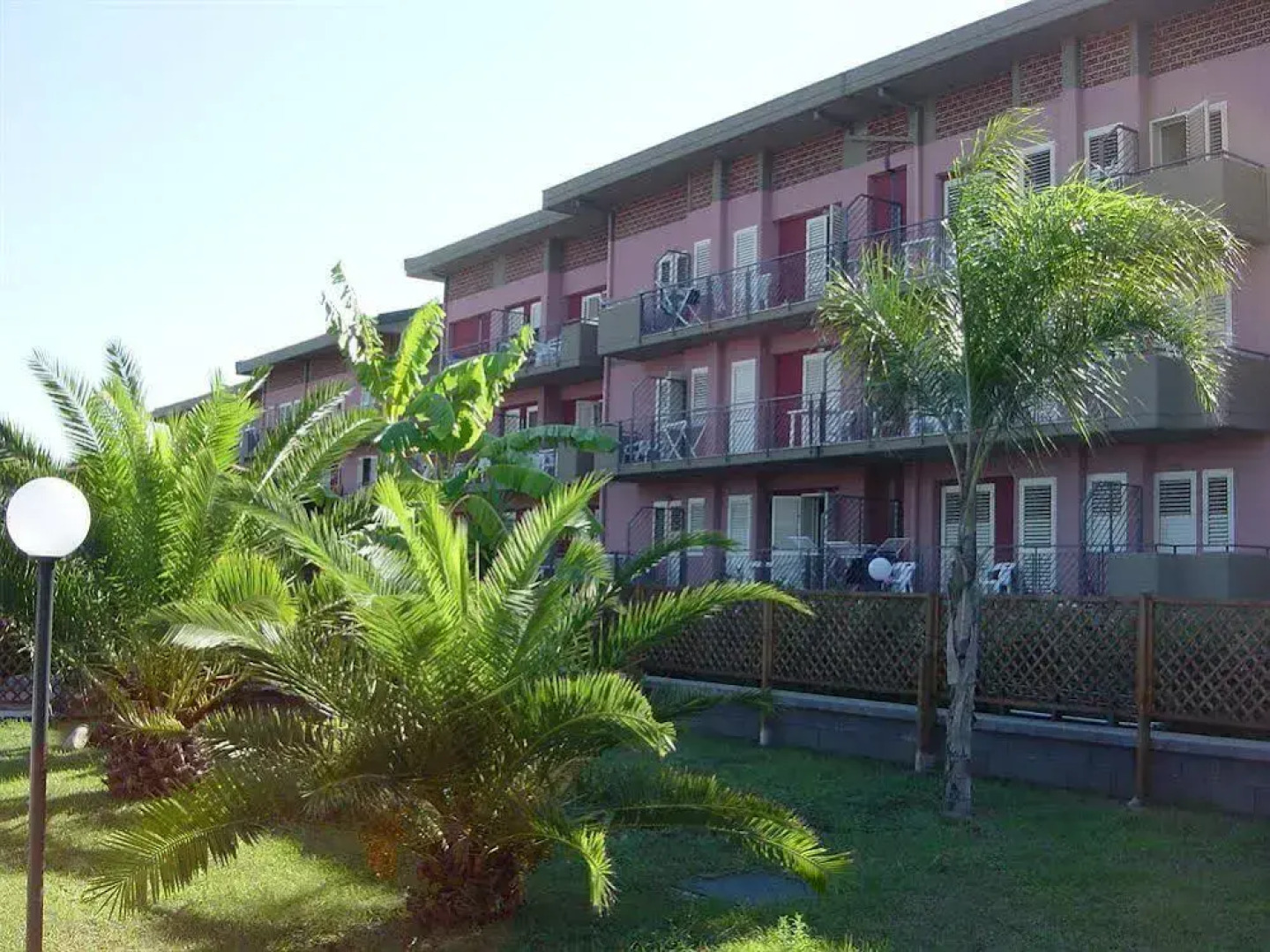 Fondachello Beach House 1