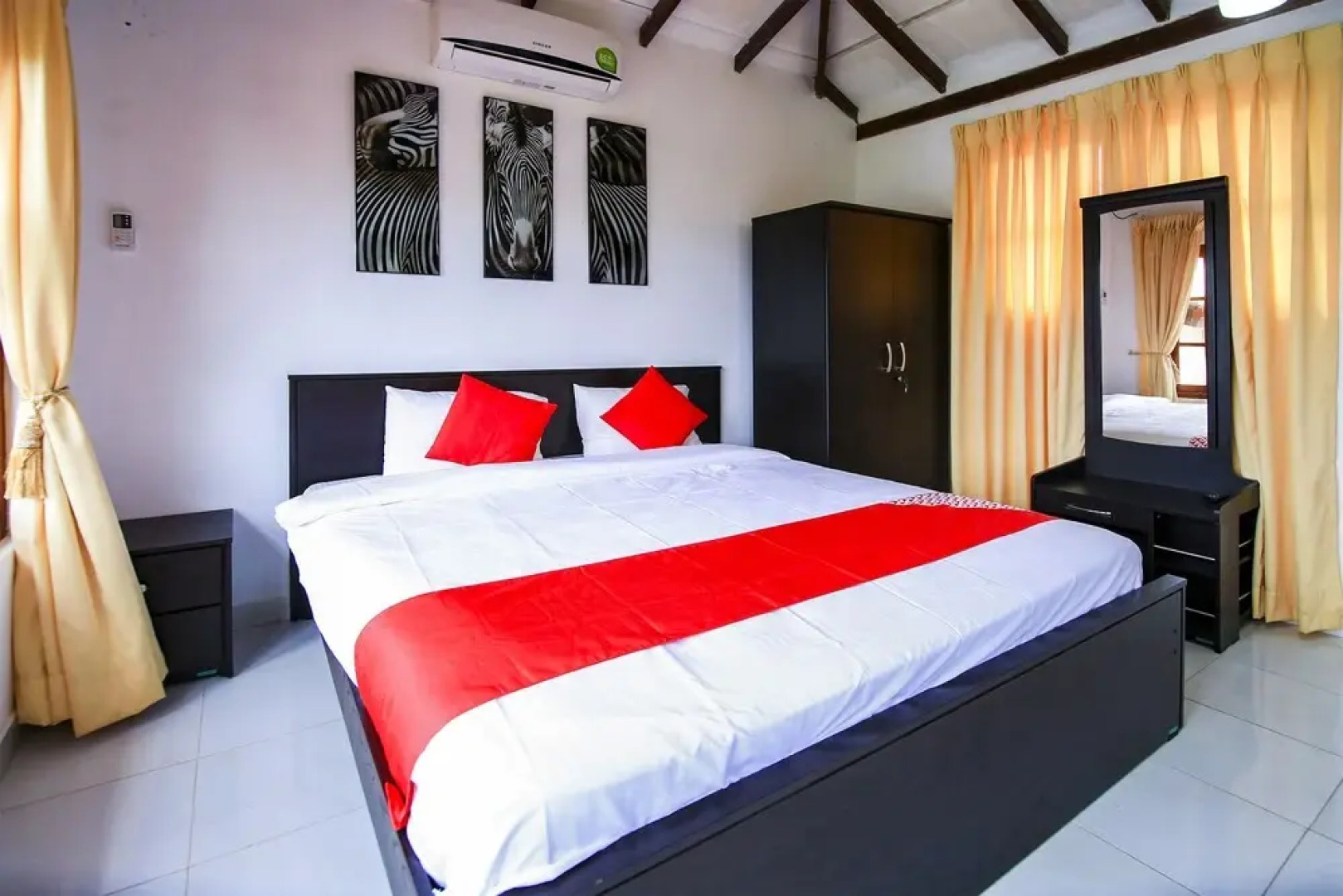 OYO 389 Bay Beach Hotel