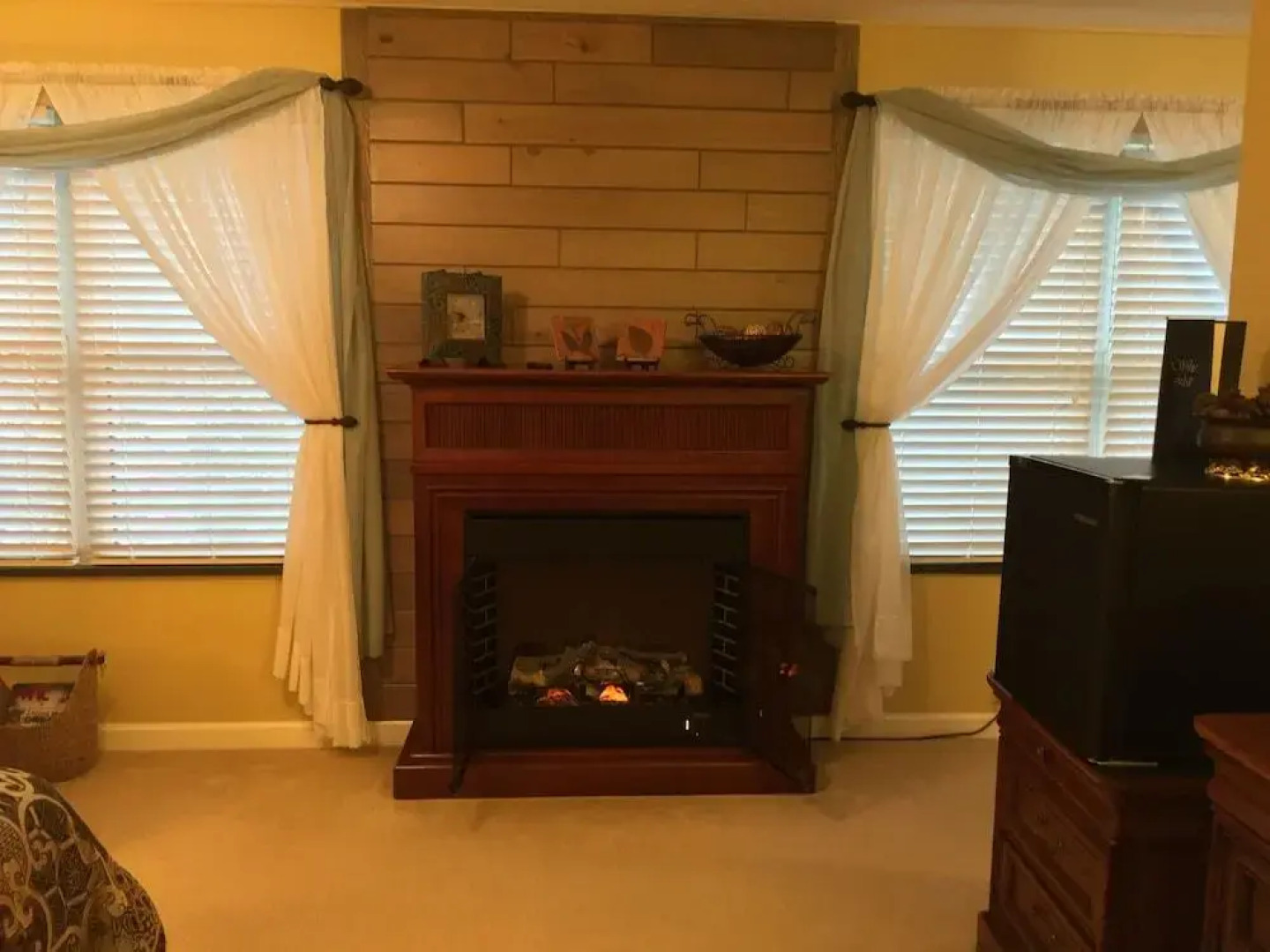 Brookside Mountain Mist Inn