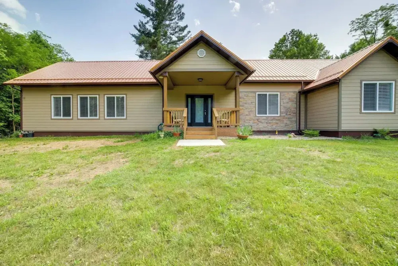 Spacious House on Half Acre < 3 Mi to Beach!