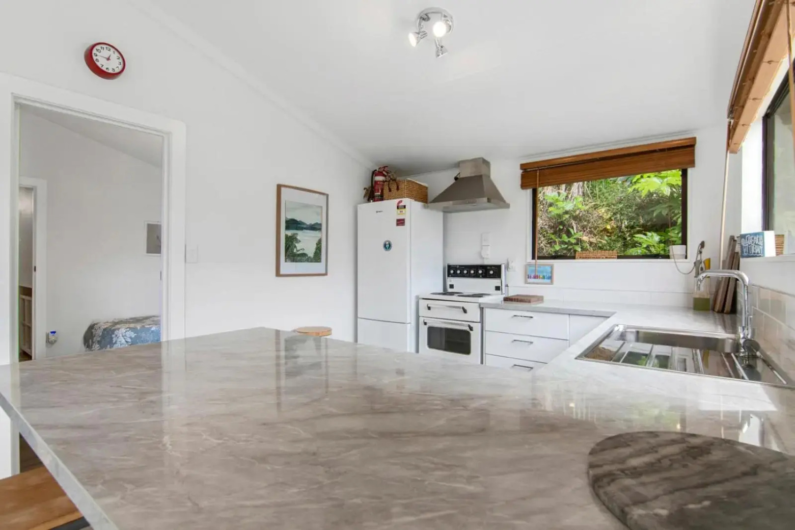 Thirsty Weta Belvue - Havelock Holiday Home