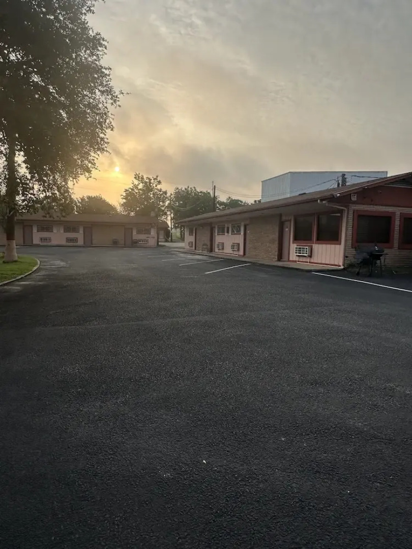 Wildflower Inn & RV Park