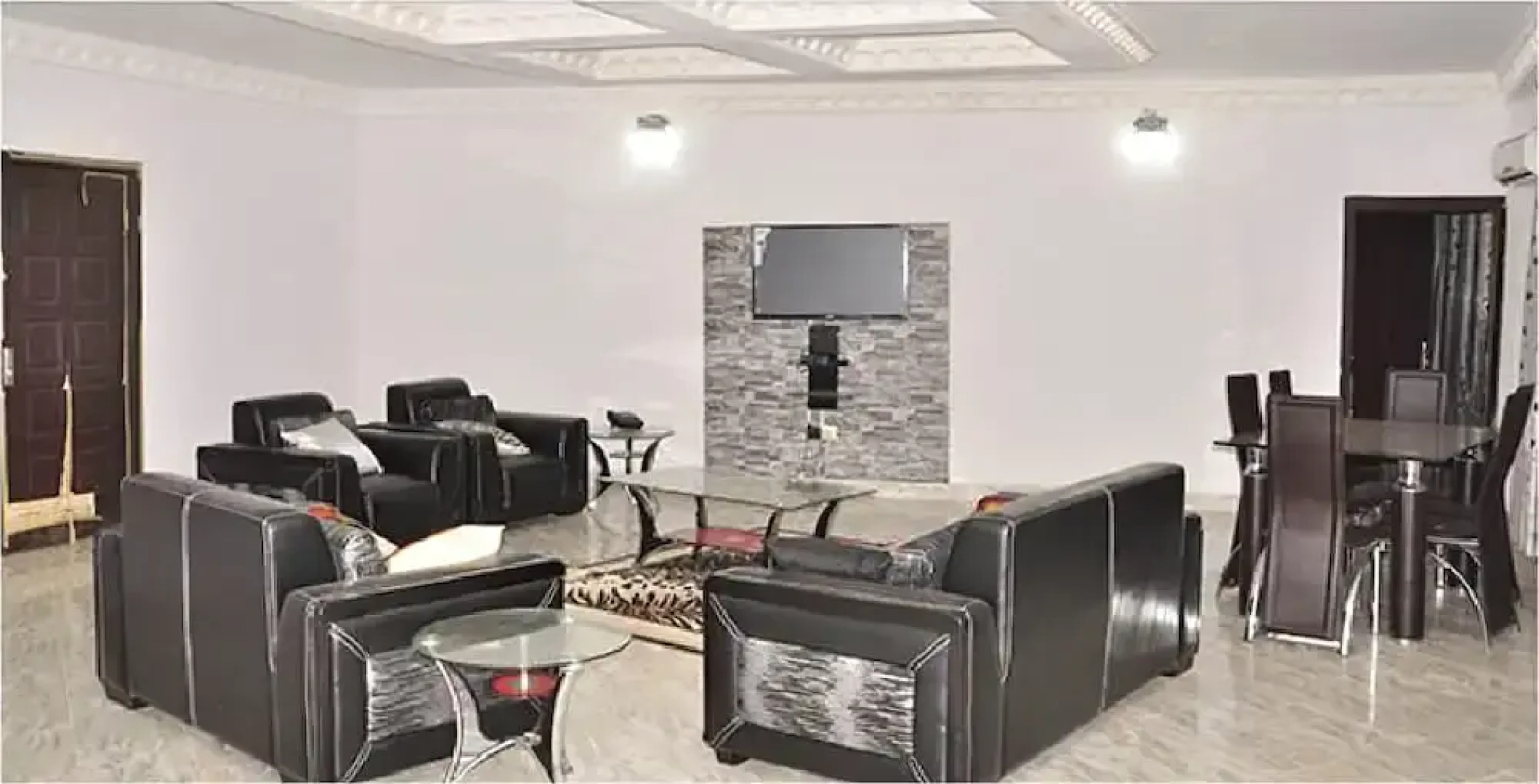 J-A Luxury Suites by Ecosignature