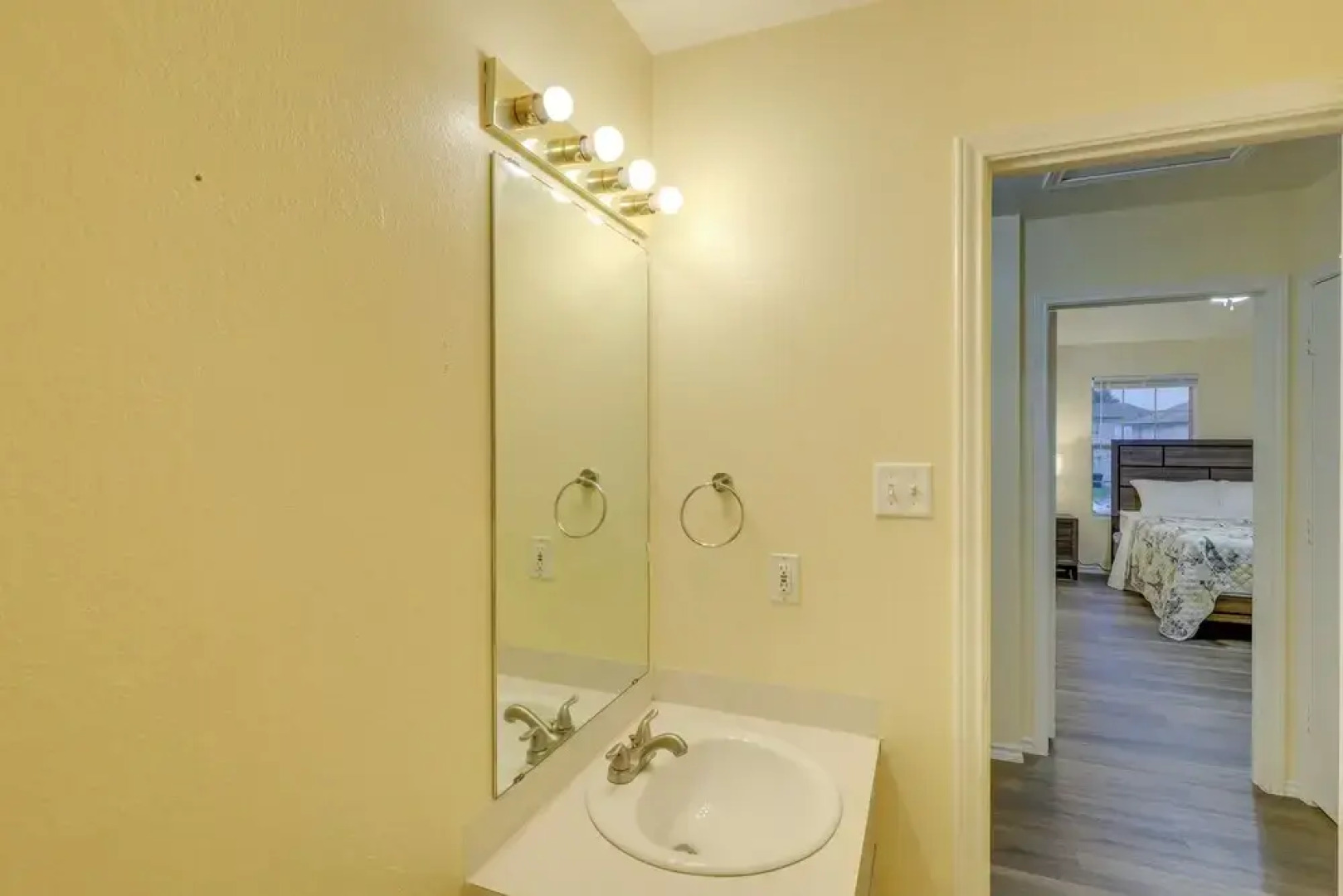 5 Mi to Fort Hood Shopping: Quiet Killeen Townhome