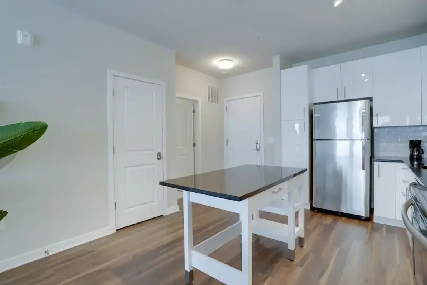 Exceptional Comfort Alexandria Apartment