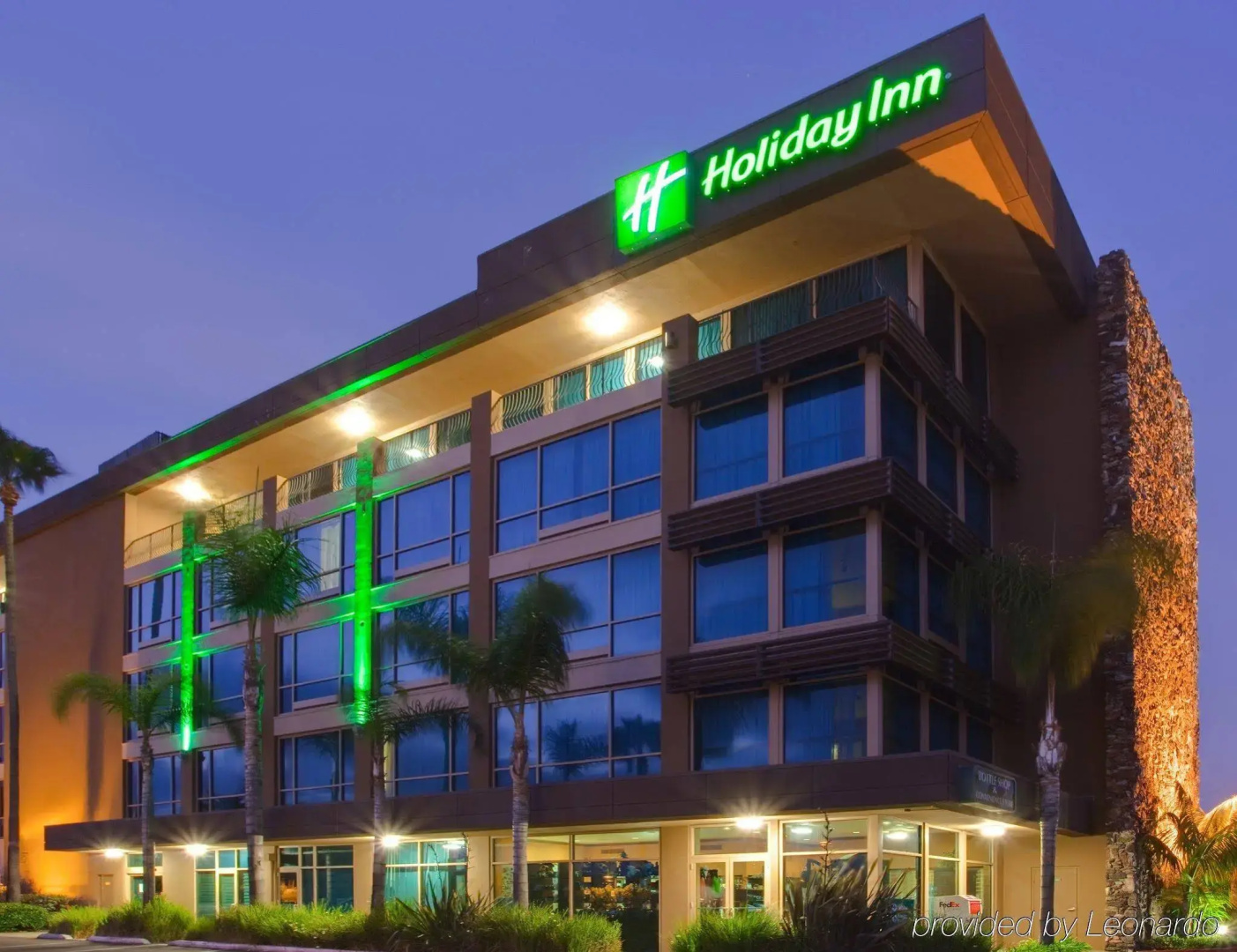 DoubleTree by Hilton San Diego Bayside