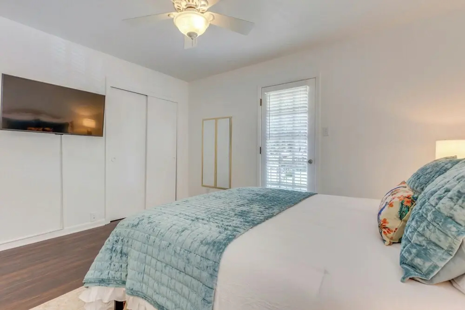 Family-friendly Home: 6 Mi to Downtown Mobile!