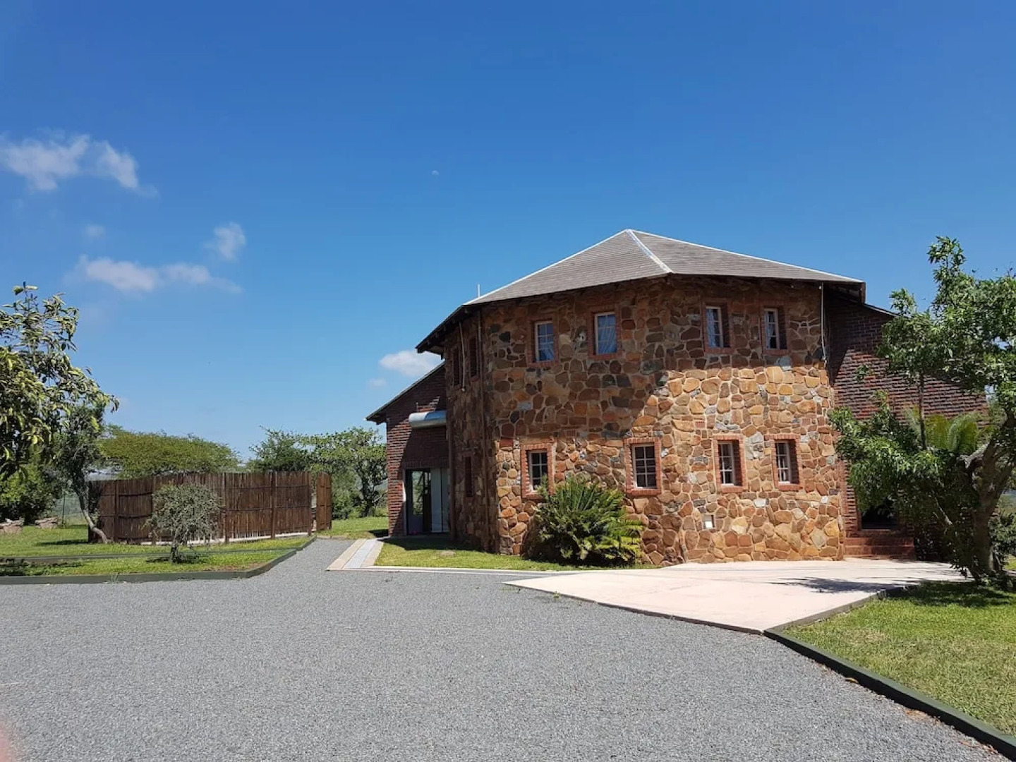 Buffalo Hill Safari Lodge