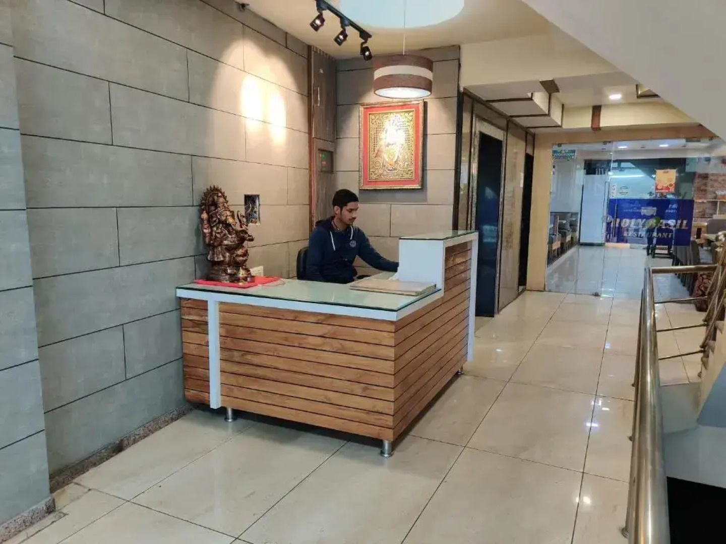 OYO 19453 Hotel Holy Basil