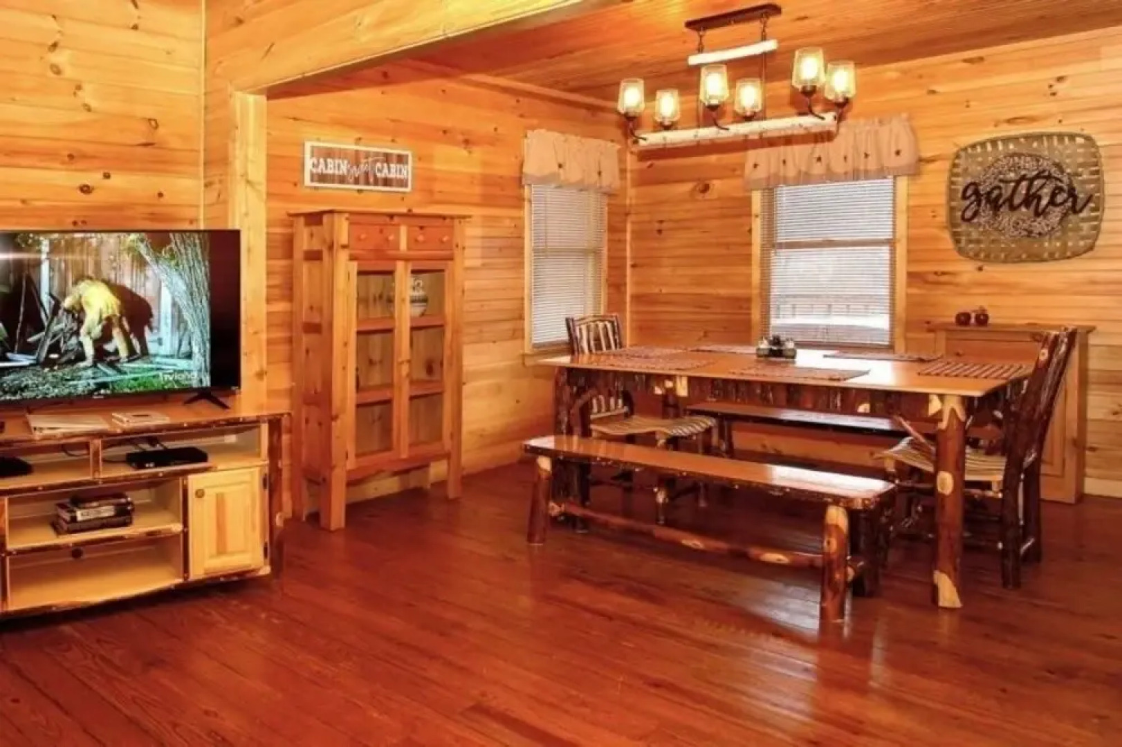 Lamb's Cabin by the Creek - 3 Br Cabin