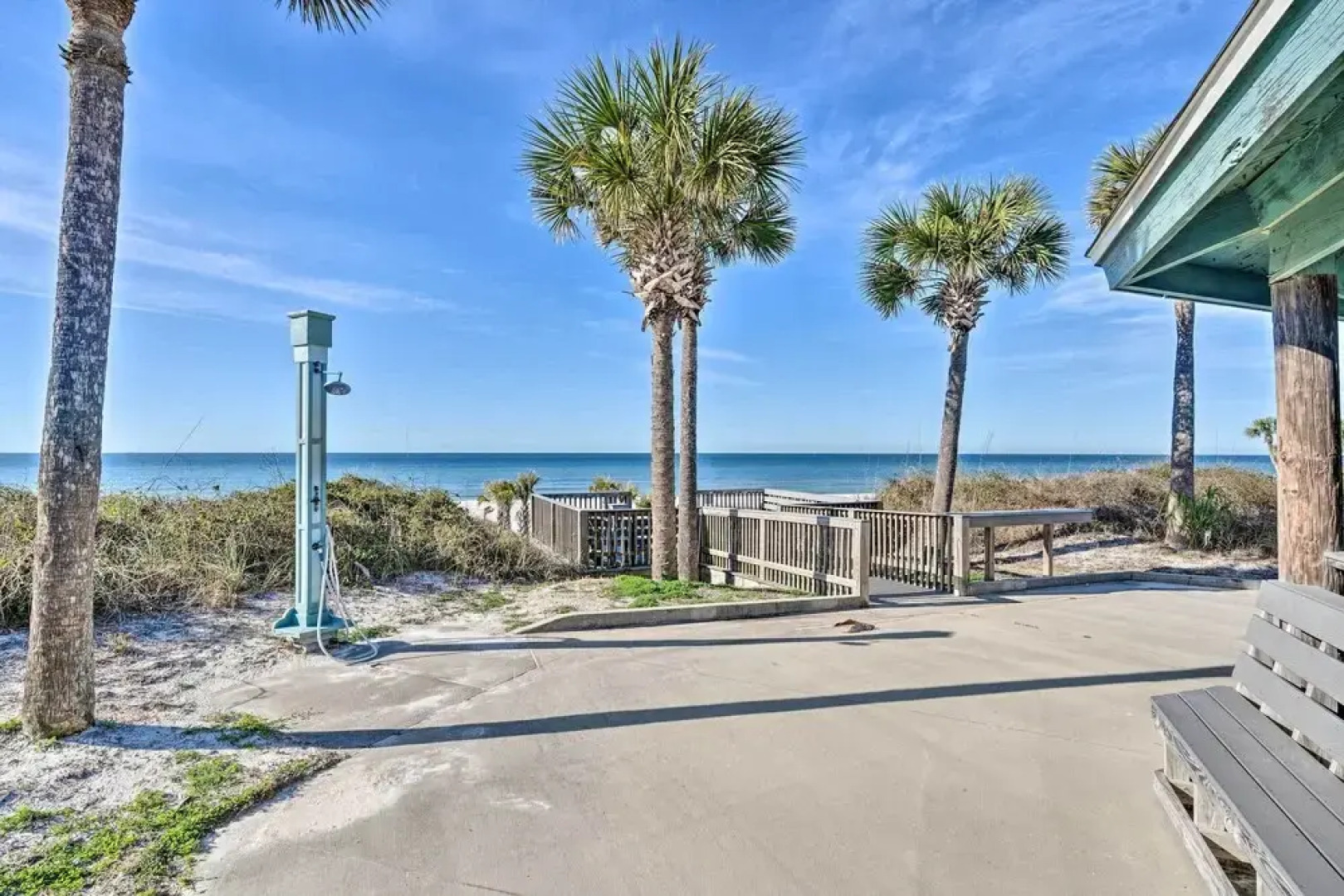 PCB Escape w/ Pool & Beach Access, Beach Chairs!