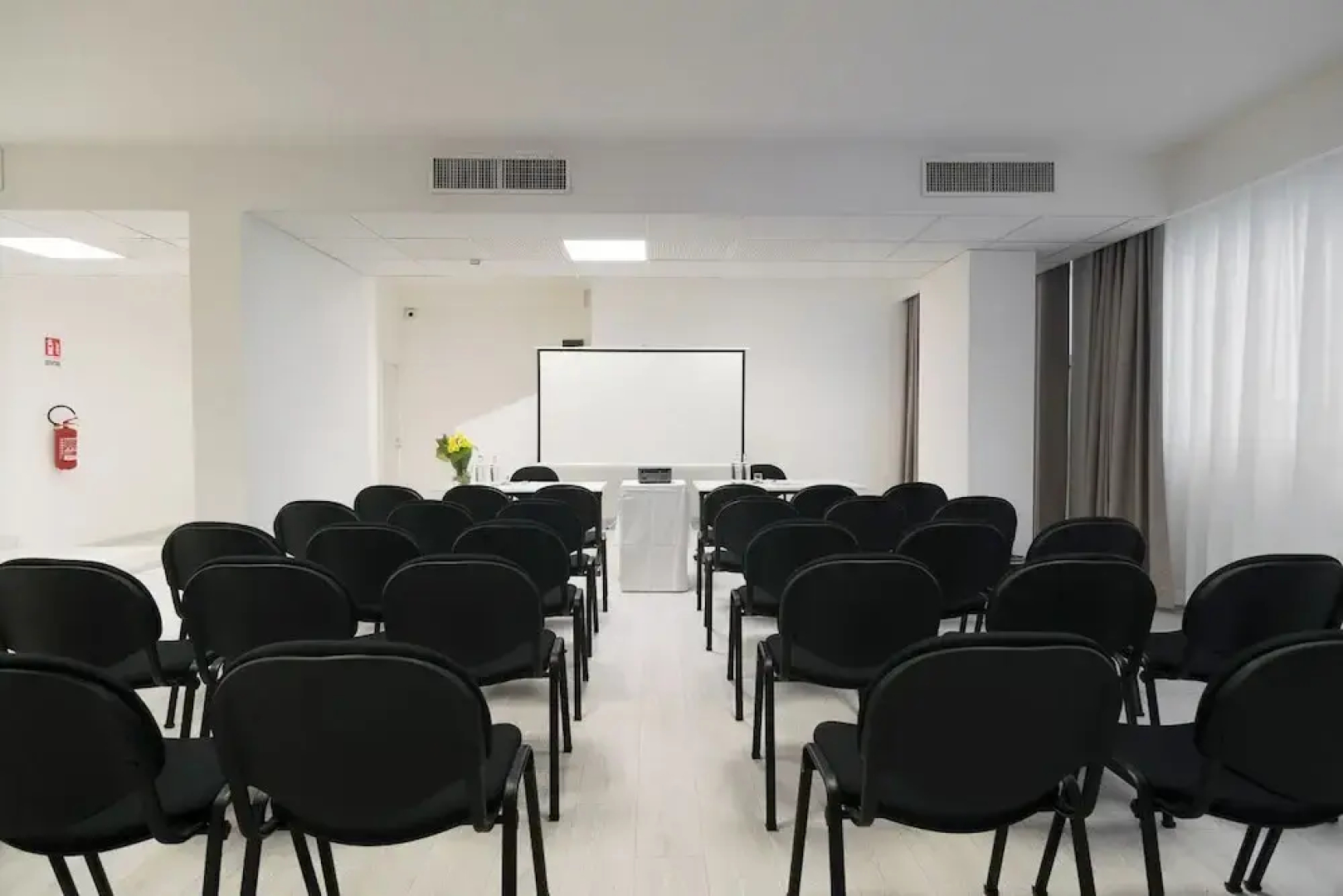 Massimi City Garden Hotel