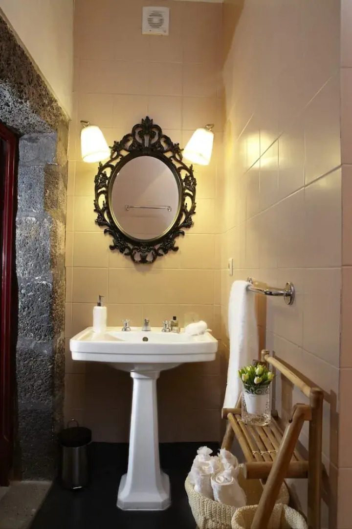 Solar da Glória ao Carmo